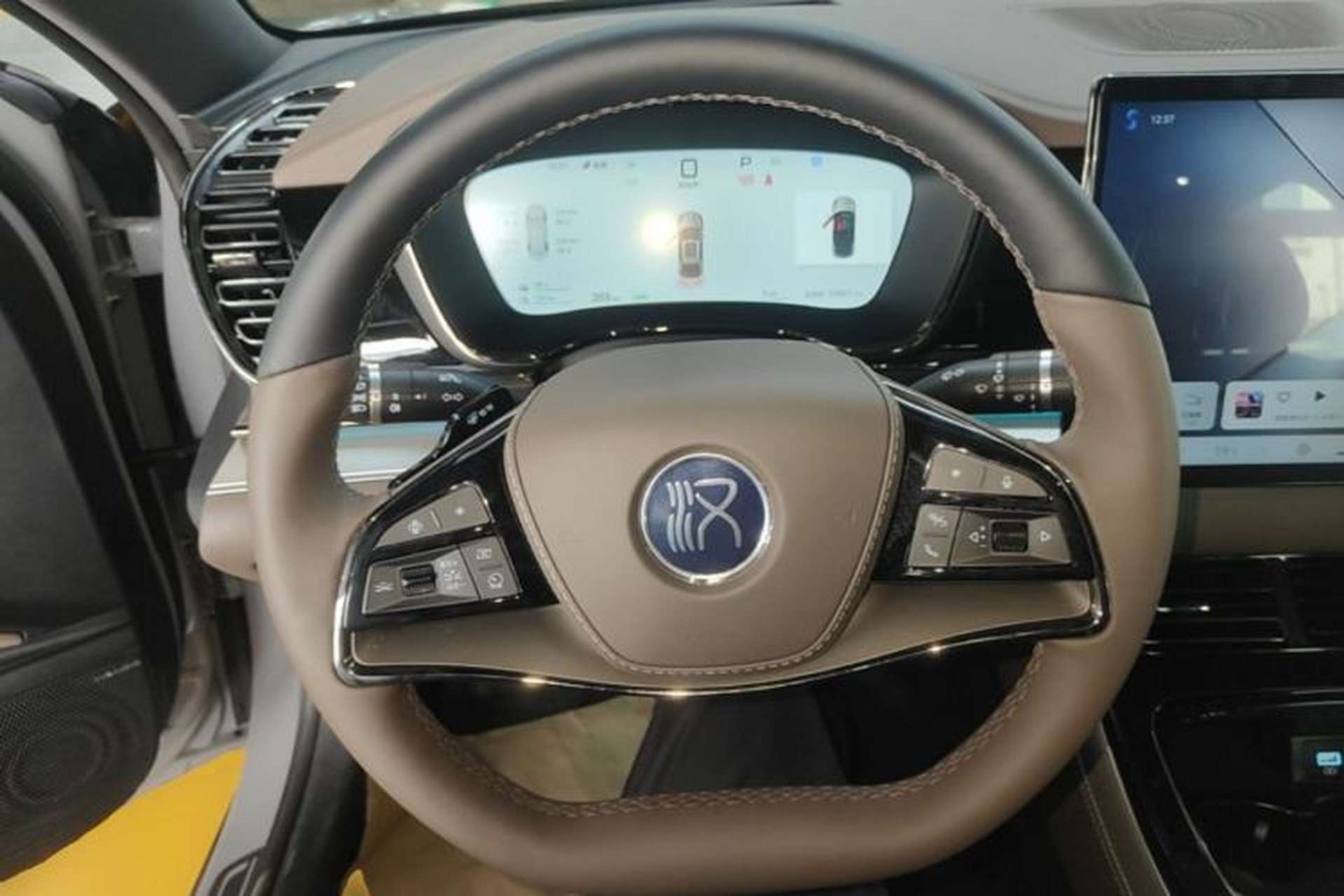 Used BYD Han 2025 DM-i Intelligent Driving Edition 125KM Prestige Model Steering Wheel