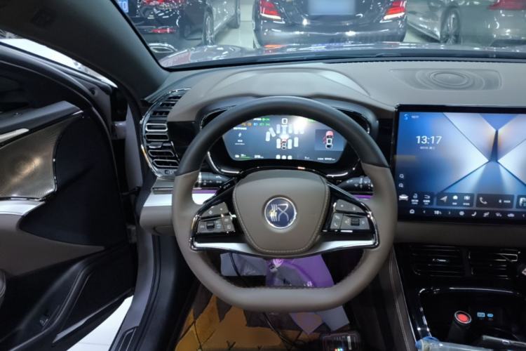 Used BYD Han 2025 EV Intelligent Driving Version 506KM Prestige Model Steering Wheel