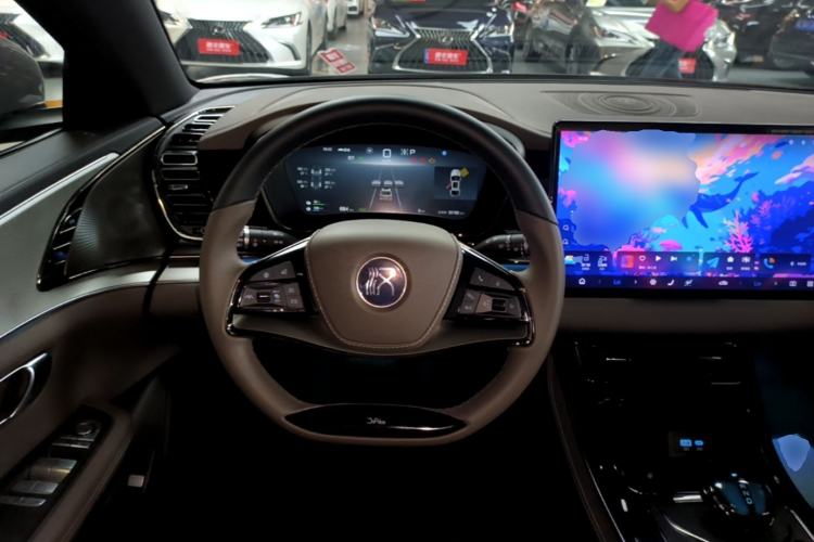 Used BYD Han 2025 DM-i 125KM Elite Model Steering Wheel
