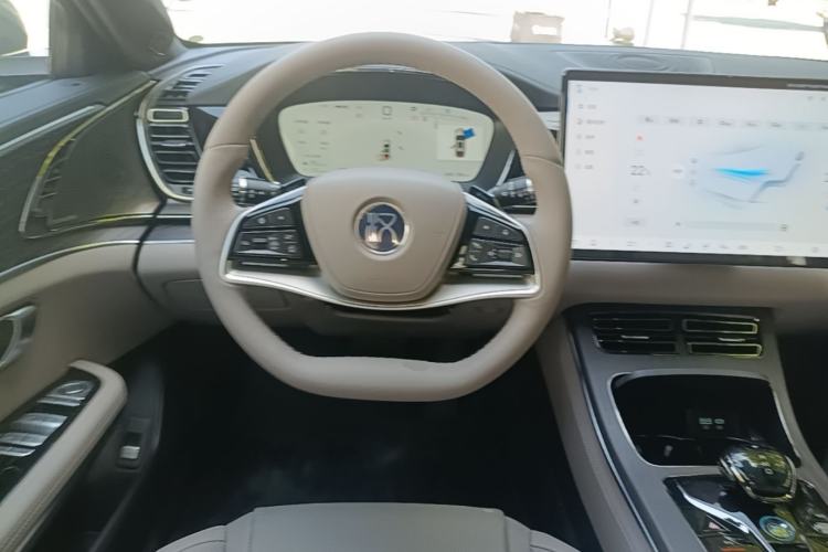 Used BYD Han 2025 DM-i Intelligent Driving Edition 125KM LiDAR Flagship Model Steering Wheel