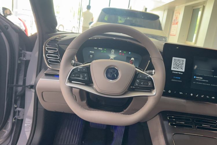 Used BYD Han 2025 DM-i Intelligent Driving Edition 125KM LiDAR Flagship Model Steering Wheel