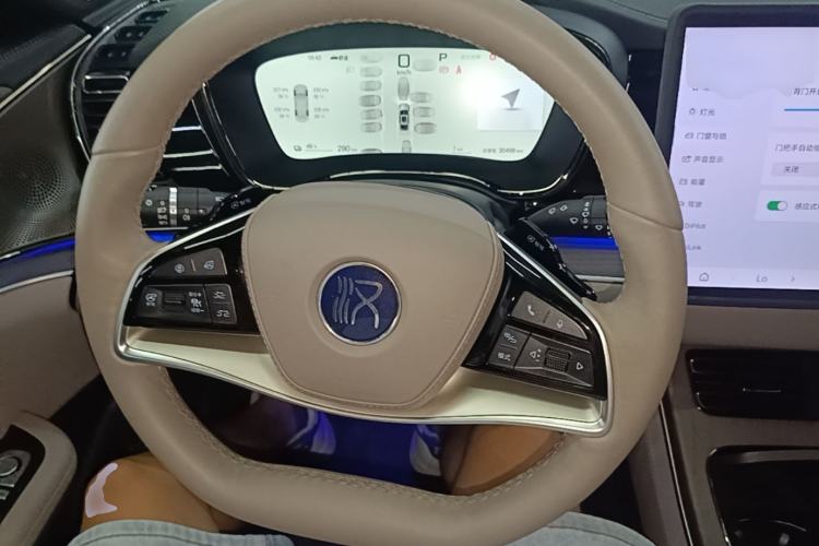 Used BYD Han 2025 EV with 701 km of Laser Radar-Enabled Intelligent Driving Steering Wheel
