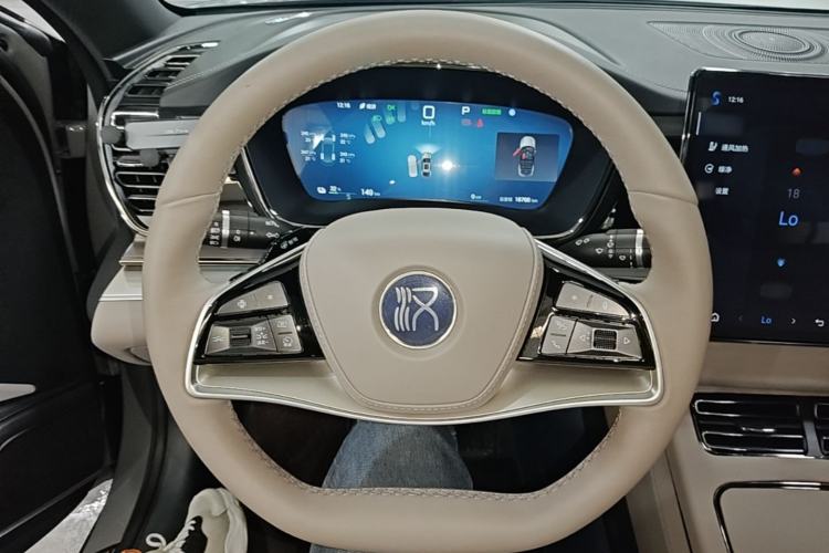 Used BYD Han 2025 EV Intelligent Driving Version 506KM Prestige Model Steering Wheel
