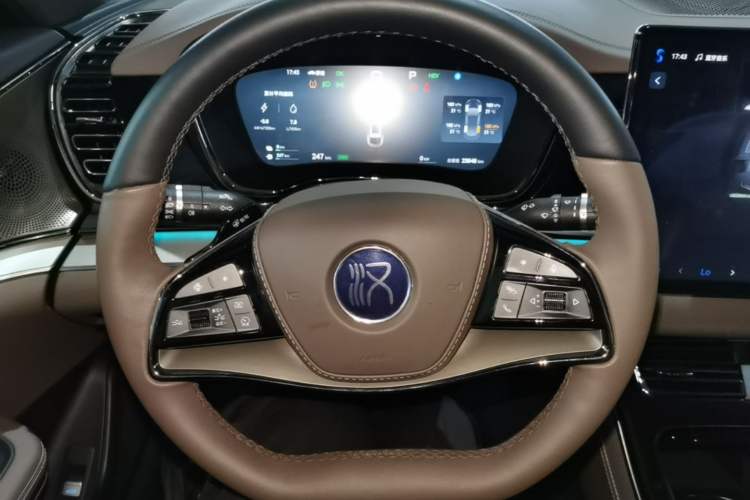 Used BYD Han 2025 DM-i Intelligent Driving Edition 125KM Prestige Model Steering Wheel