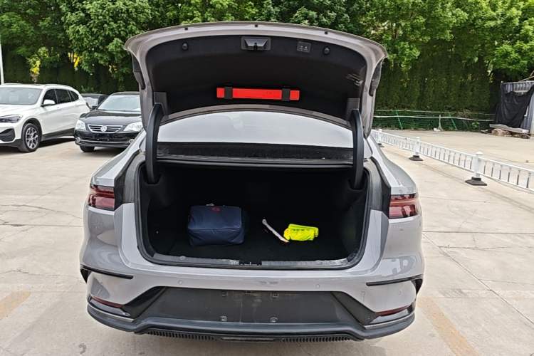 Used BYD Han 2025 DM-i 125KM LiDAR-Powered Intelligent Driving Model Trunk