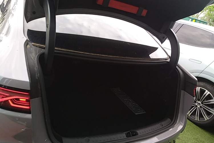 Used BYD Han 2025 DM-i Intelligent Driving Edition 125KM LiDAR Flagship Model Trunk