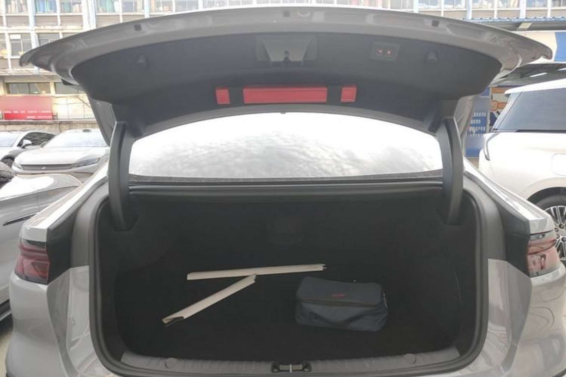 Used BYD Han 2025 DM-i Intelligent Driving Edition 125KM Prestige Model Trunk