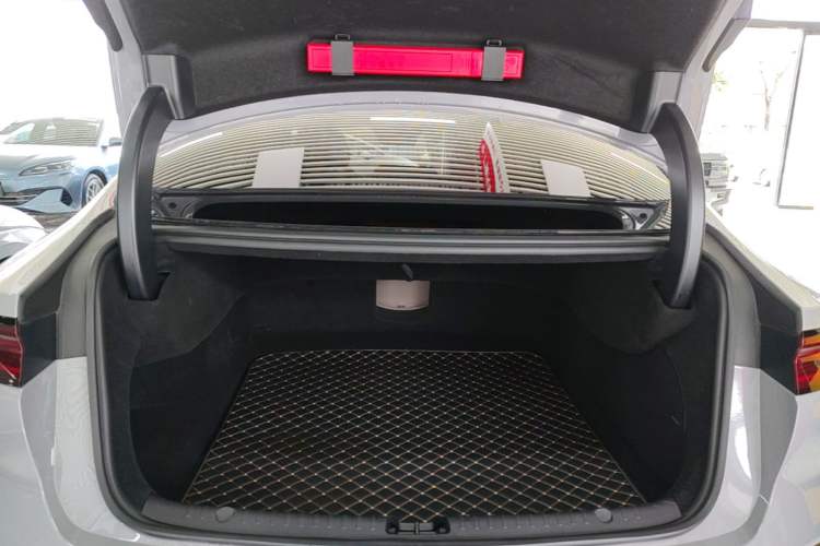 Used BYD Han 2025 DM-i Smart Drive 125KM Prestige Model Trunk