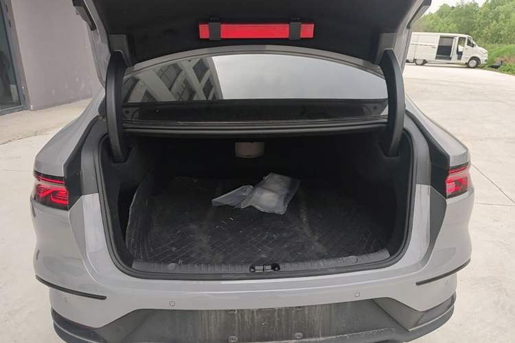 Used BYD Han 2025 DM-i 125KM Elite Model Trunk