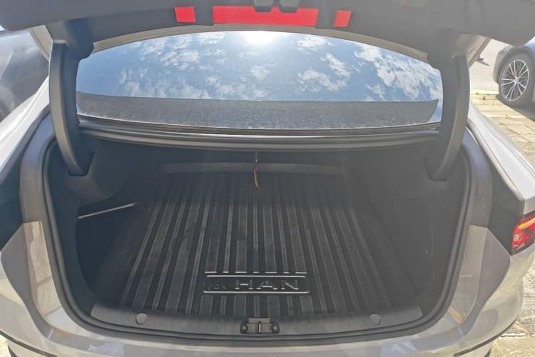 Used BYD Han 2025 DM-i 125KM LiDAR-Powered Intelligent Driving Model Trunk