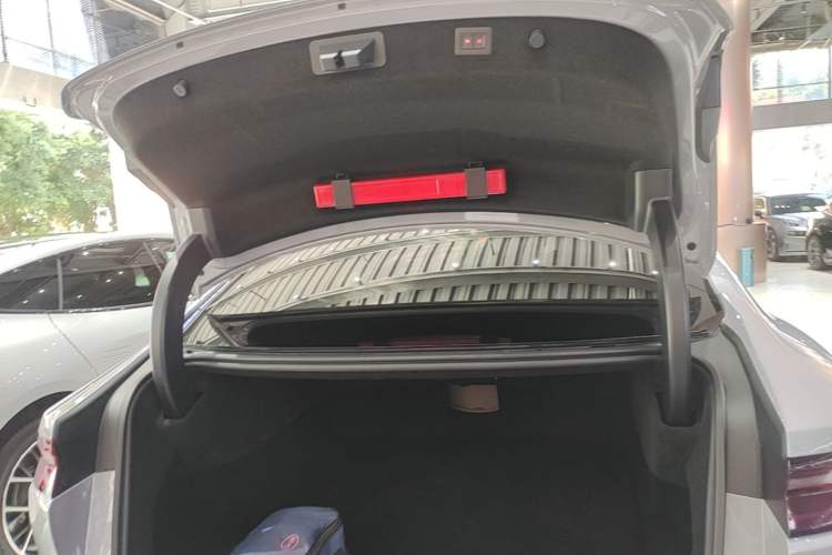 Used BYD Han 2025 DM-i Smart Drive 125KM Elite Model Trunk