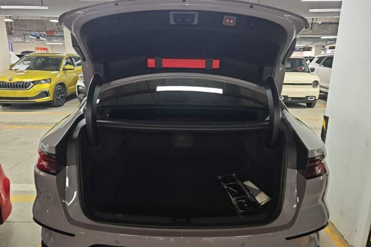 Used BYD Han 2025 DM-i 125KM Elite Model Trunk