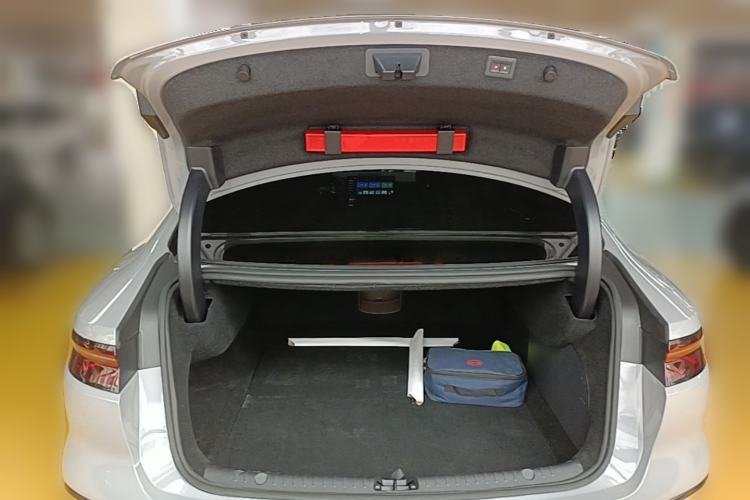Used BYD Han 2025 DM-i Intelligent Driving Edition 125KM Prestige Model Trunk