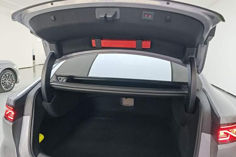 Used BYD Han 2025 DM-i Intelligent Driving Edition 125KM Prestige Model Trunk