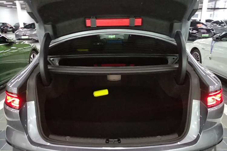 Used BYD Han 2025 DM-i Smart Drive 125KM Elite Model Trunk