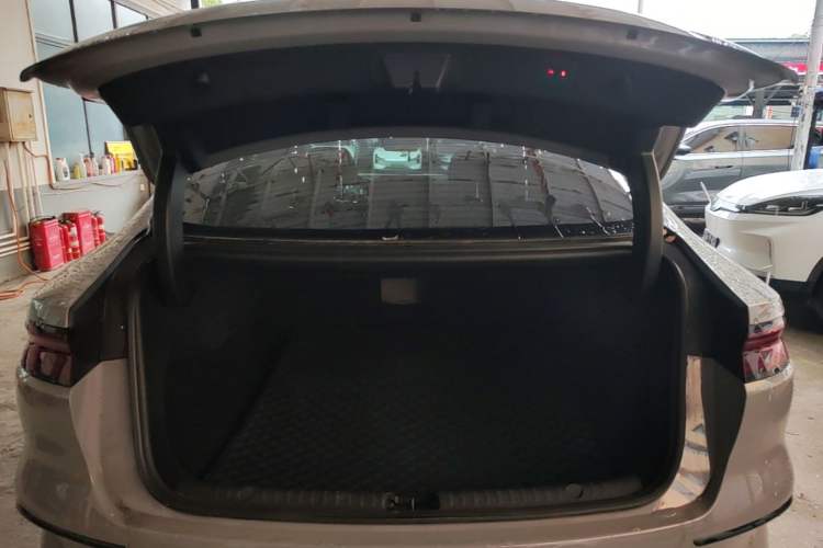 Used BYD Han 2025 DM-i 125KM Elite Model Trunk