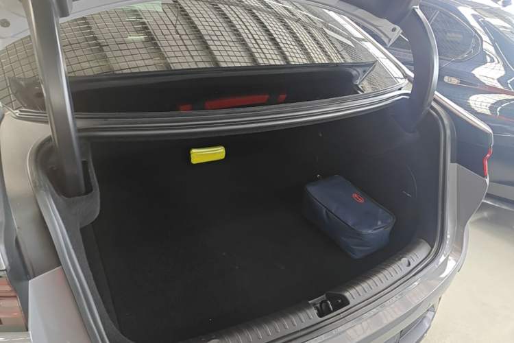 Used BYD Han 2025 DM-i Intelligent Driving Edition 125KM Prestige Model Trunk