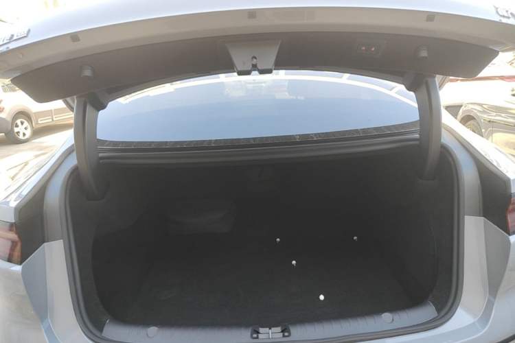 Used BYD Han 2025 DM-i Intelligent Driving Edition 125KM Prestige Model Trunk