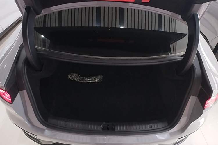 Used BYD Han 2025 DM-i Intelligent Driving Edition 125KM Prestige Model Trunk