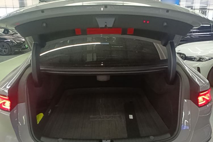 Used BYD Han 2025 EV with 701 km of Laser Radar-Enabled Intelligent Driving Trunk