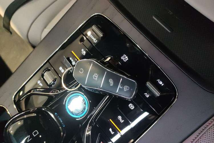 Used BYD Han 2025 DM-i Intelligent Driving Edition 125KM LiDAR Flagship Model Vehicle Key