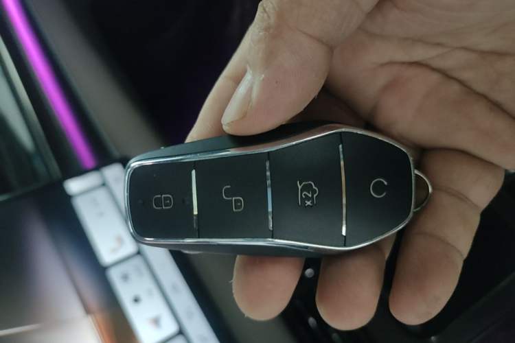 Used BYD Han 2025 DM-i Intelligent Driving Edition 125KM LiDAR Flagship Model Vehicle Key