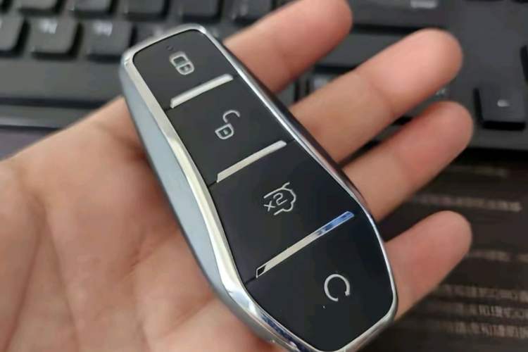 Used BYD Han 2025 EV with 701 km of Laser Radar-Enabled Intelligent Driving Vehicle Key