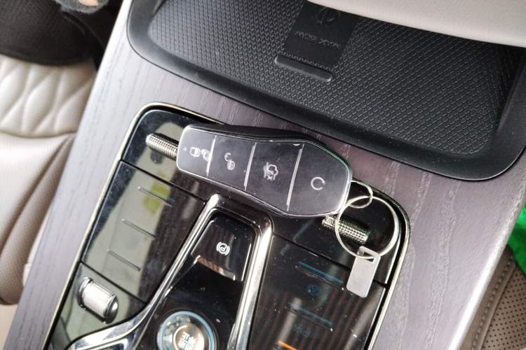 Used BYD Han 2025 DM-i Intelligent Driving Edition 125KM LiDAR Flagship Model Vehicle Key