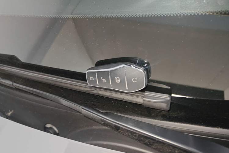 Used BYD Han 2025 DM-i Smart Drive 125KM Elite Model Vehicle Key