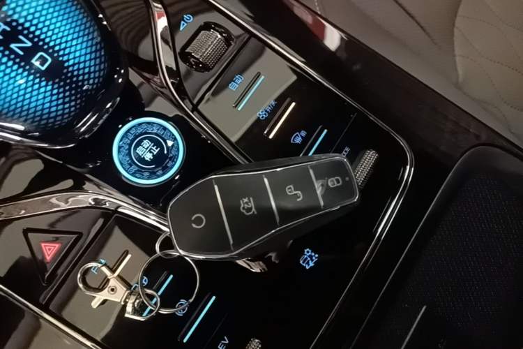Used BYD Han 2025 DM-i Intelligent Driving Edition 125KM LiDAR Flagship Model Vehicle Key