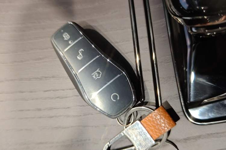 Used BYD Han 2025 EV with 701 km of Laser Radar-Enabled Intelligent Driving Vehicle Key