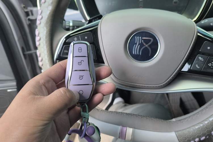 Used BYD Han 2025 DM-i Smart Drive 125KM Prestige Model Vehicle Key