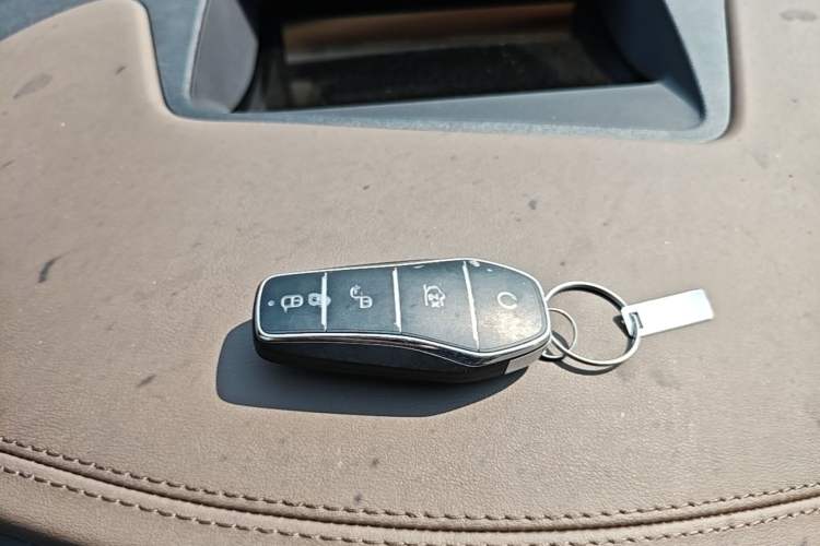 Used BYD Han 2025 DM-i Intelligent Driving Edition 125KM LiDAR Flagship Model Vehicle Key