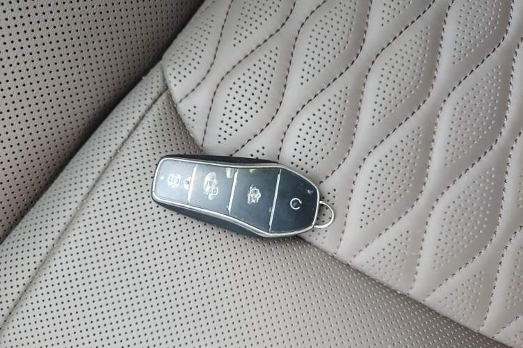Used BYD Han 2025 DM-i Intelligent Driving Edition 125KM LiDAR Flagship Model Vehicle Key