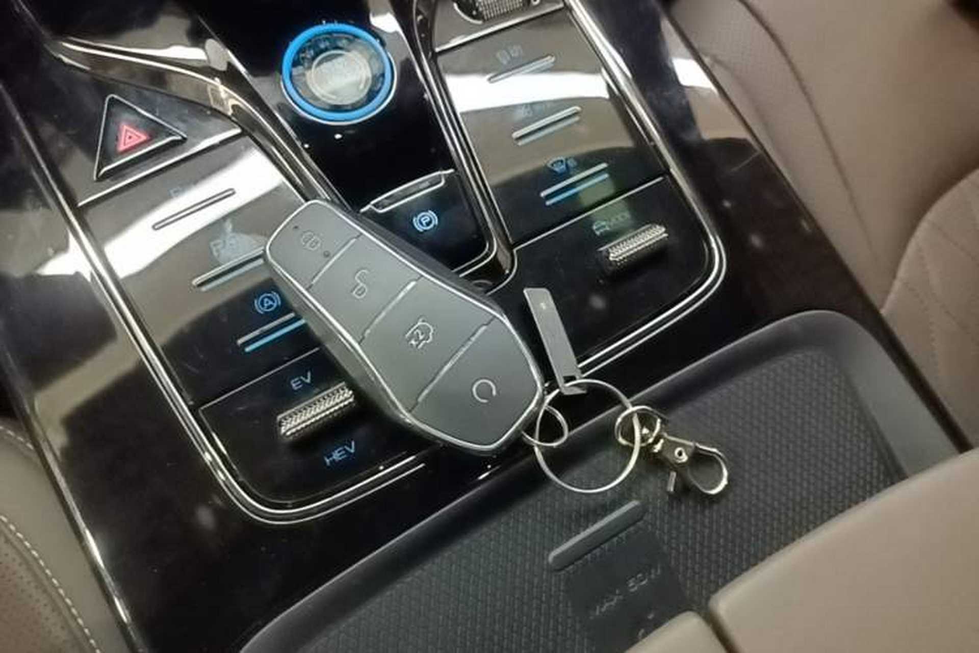 Used BYD Han 2025 DM-i Intelligent Driving Edition 125KM Prestige Model Vehicle Key