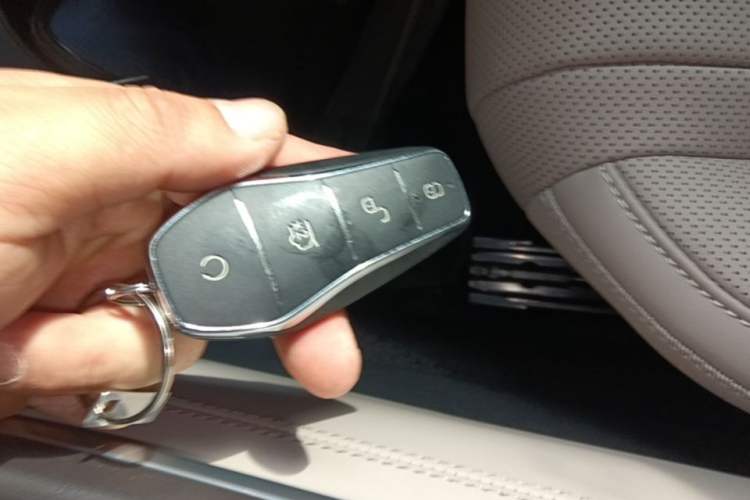 Used BYD Han 2025 DM-i Intelligent Driving Edition 125KM LiDAR Flagship Model Vehicle Key