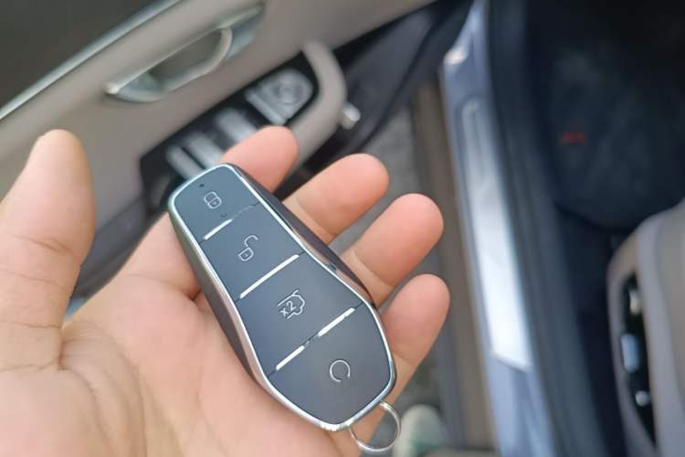 Used BYD Han 2025 DM-i Intelligent Driving Edition 125KM LiDAR Flagship Model Vehicle Key