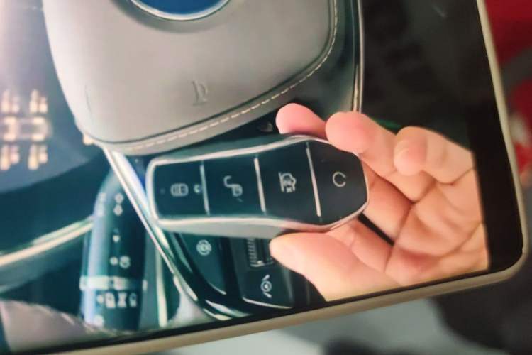 Used BYD Han 2025 EV with 701 km of Laser Radar-Enabled Intelligent Driving Vehicle Key