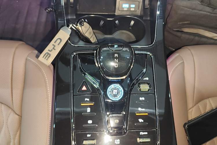 Used BYD Han 2025 DM-i 125KM Prestige Model Gear Lever