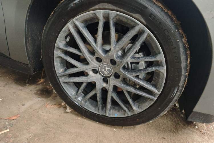 Used BYD Han 2025 Model DM-i Intelligent Driving Edition 245KM Prestige Right Front Wheel Hub