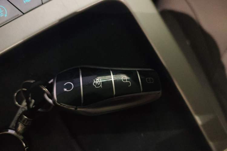 Used BYD Han 2025 Model DM-i Intelligent Driving Edition 245KM Prestige Vehicle Key