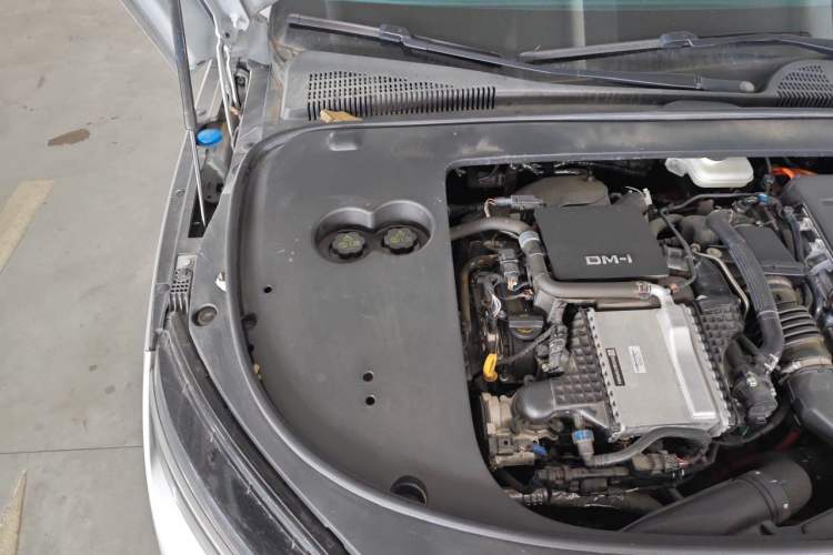 Used BYD Han 2025 DM-i 125KM Elite Model Engine Bay Right