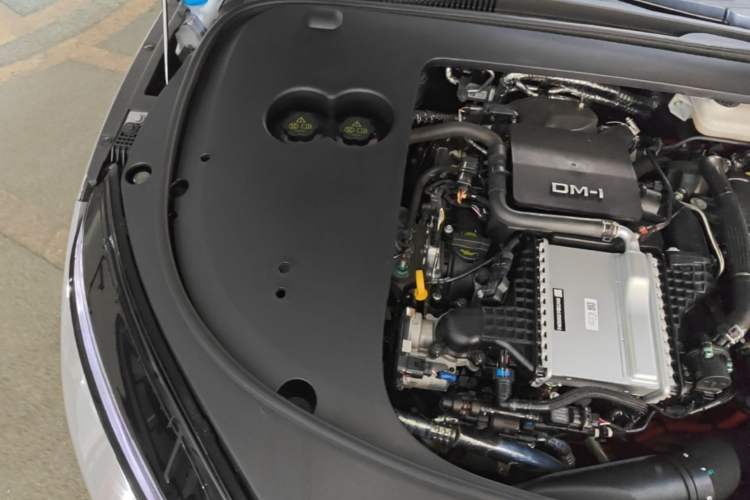 Used BYD Han  Engine Bay Right