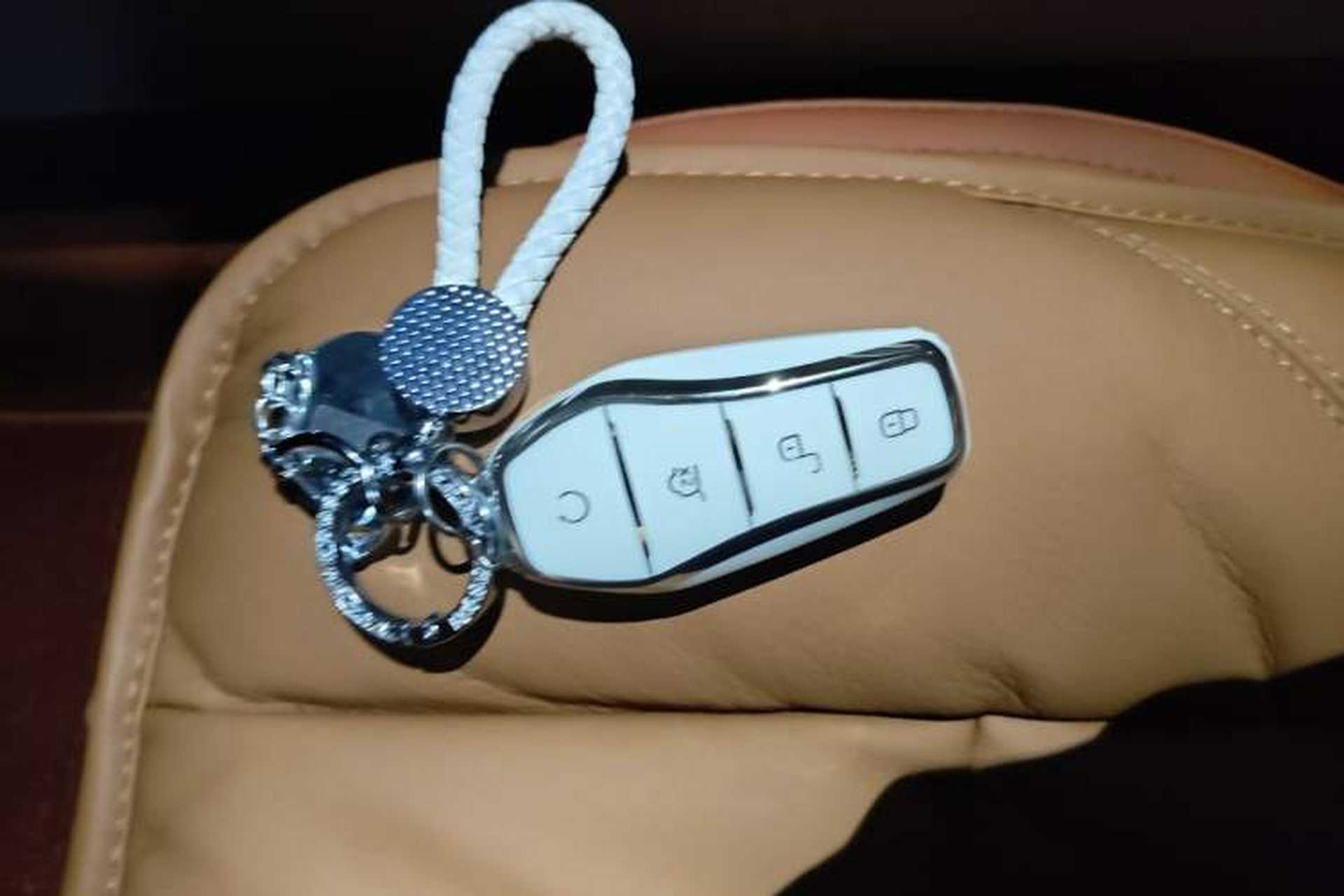 Used BYD Han 2025 EV Intelligent Driving Edition 701KM LiDAR Flagship Model Vehicle Key