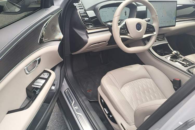 Used BYD Han 2025 DM-i Intelligent Driving Edition 125KM LiDAR Flagship Model Driver Seat