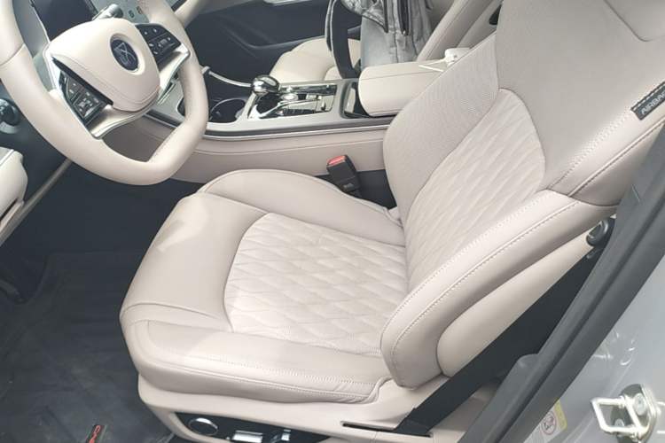 Used BYD Han 2025 DM-i Intelligent Driving Edition 125KM LiDAR Flagship Model Left Front Seat