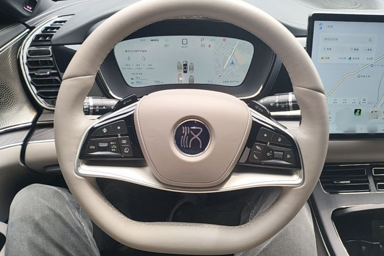 Used BYD Han 2025 DM-i Intelligent Driving Edition 125KM LiDAR Flagship Model Steering Wheel