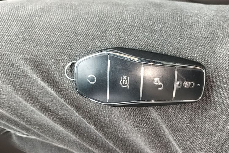 Used BYD Han 2025 DM-i Intelligent Driving Edition 125KM LiDAR Flagship Model Vehicle Key
