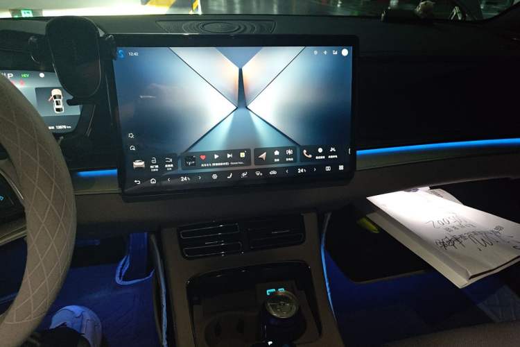 Used BYD Han 2025 DM-i 125KM Elite Model Audio And AC Panel