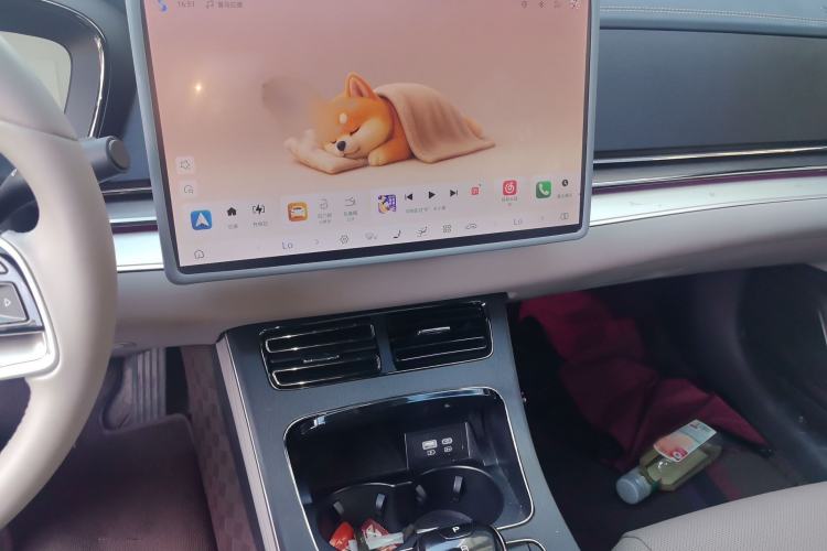 Used BYD Han 2025 DM-i Smart Drive 125KM Comfort Edition Audio And AC Panel